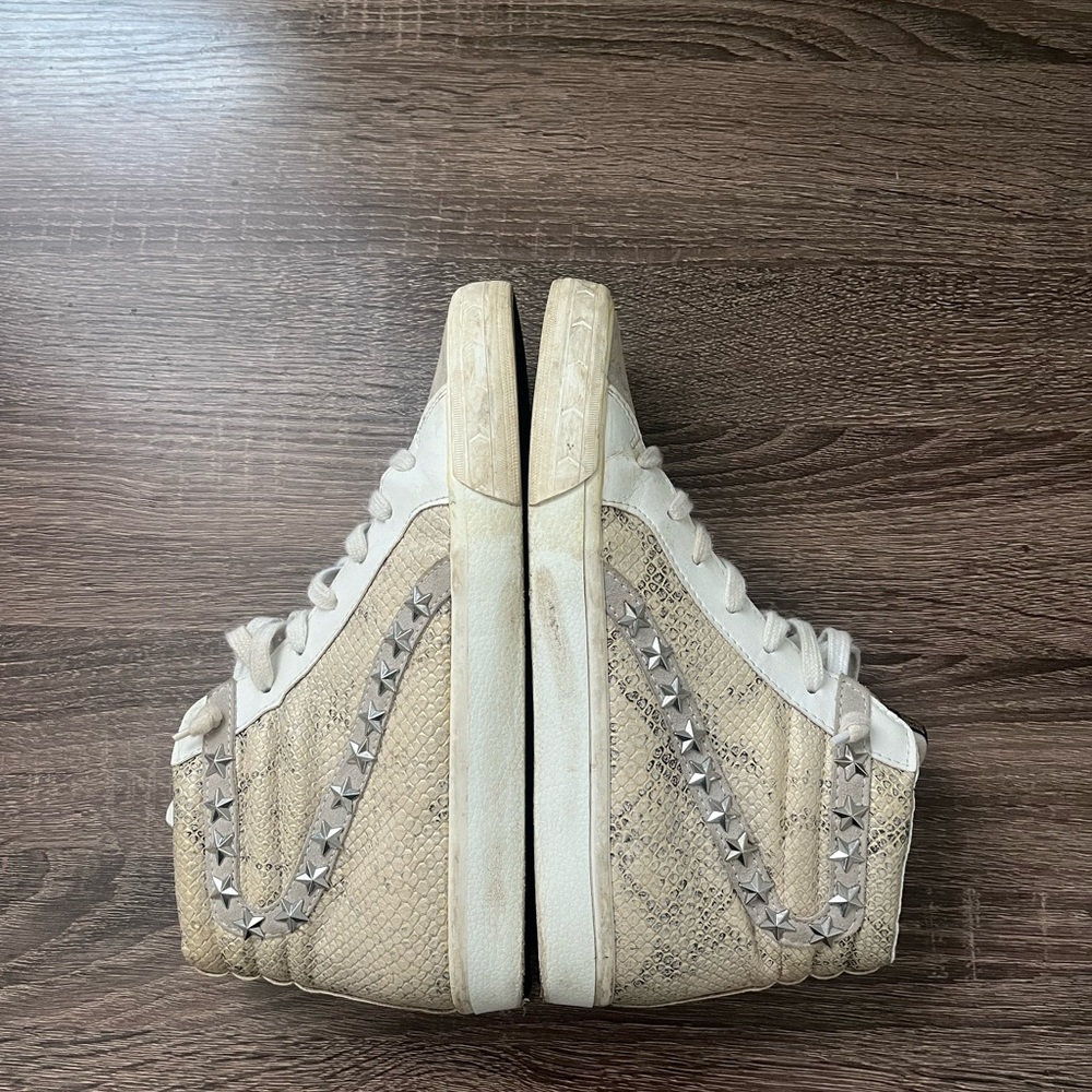 Vintage Havana White and Tan Star Sneakers - Picture 5 of 7